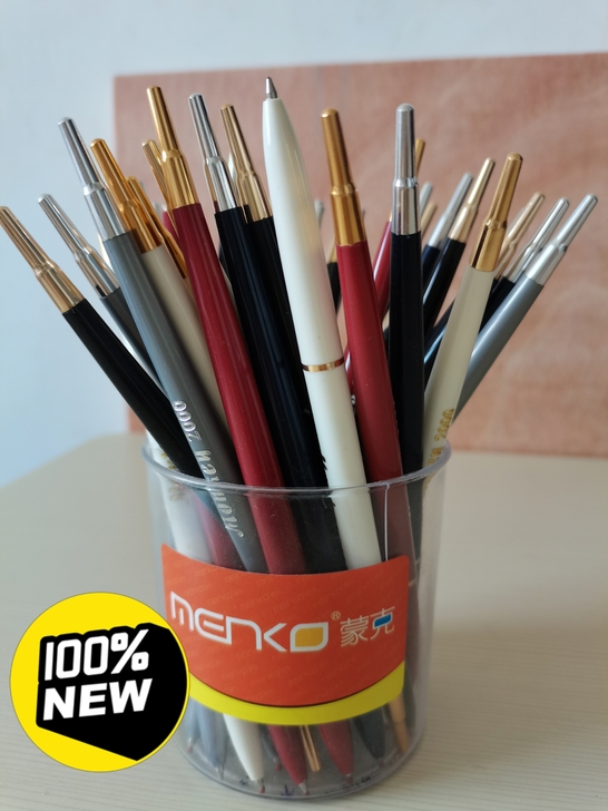 蒙克B一2000圆珠笔，一共37支，其中3...