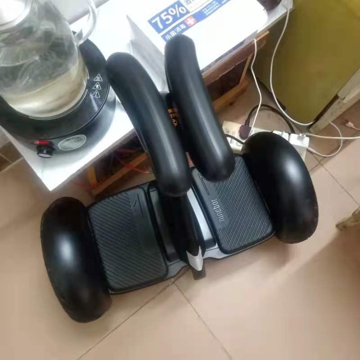 转让一辆小米平衡车，小孩贪新厌旧，车只跑了...