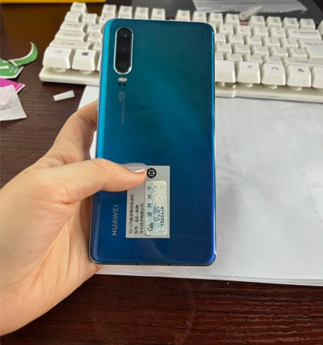 华为p30.8+256,9成新,防伪码都在...