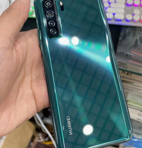 华为nova7se 8+128Ｇ 5Ｇ手机...