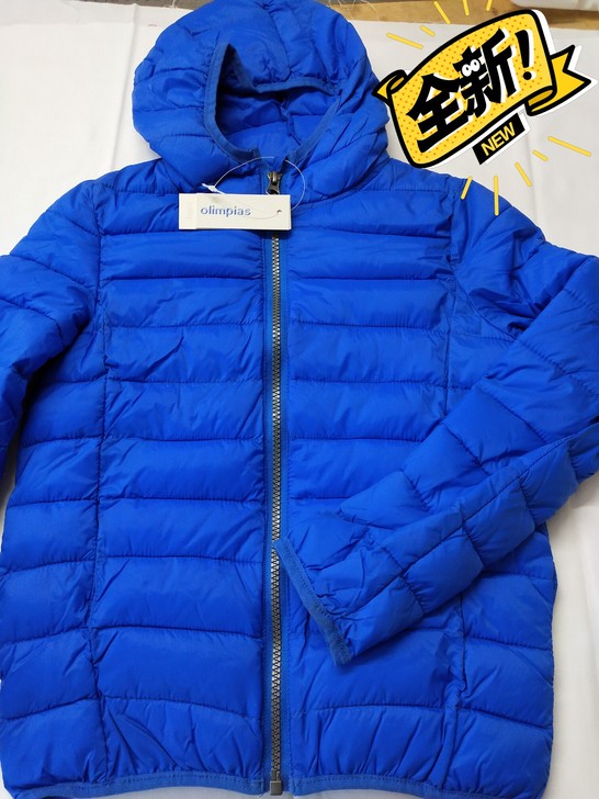 儿童服装绒棉服，连帽设计。全新 。