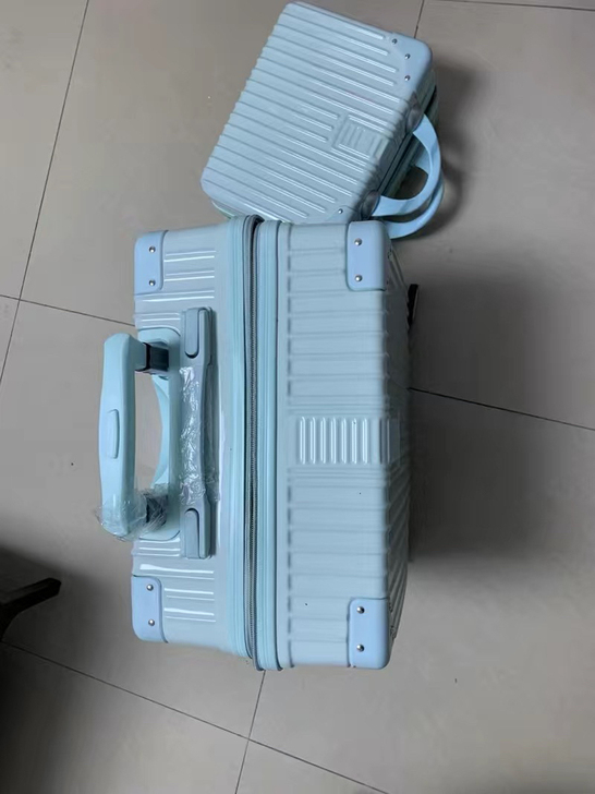 清仓大甩卖 全新未拆封启初拉杆箱有 20-...