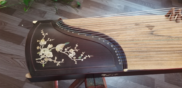 因搬迁位置，现转手古筝一台，保护较好，平常...