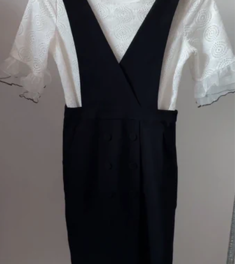 品牌背带裙(全新)包邮 实体店入手 质量超...