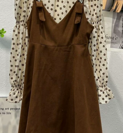 全新带吊牌!文墨两件套复古风背带裙 感兴趣...