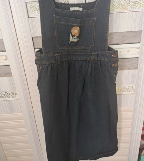 复古牛仔背带裙 九成新 裙长105左右，适...