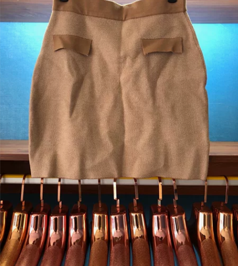 丝绒鱼尾包臀裙 感兴趣的话点“我想要”和我...