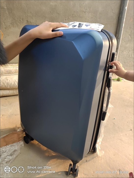 顺丰包邮全新行李箱男女学生大容量万向轮拉杆...