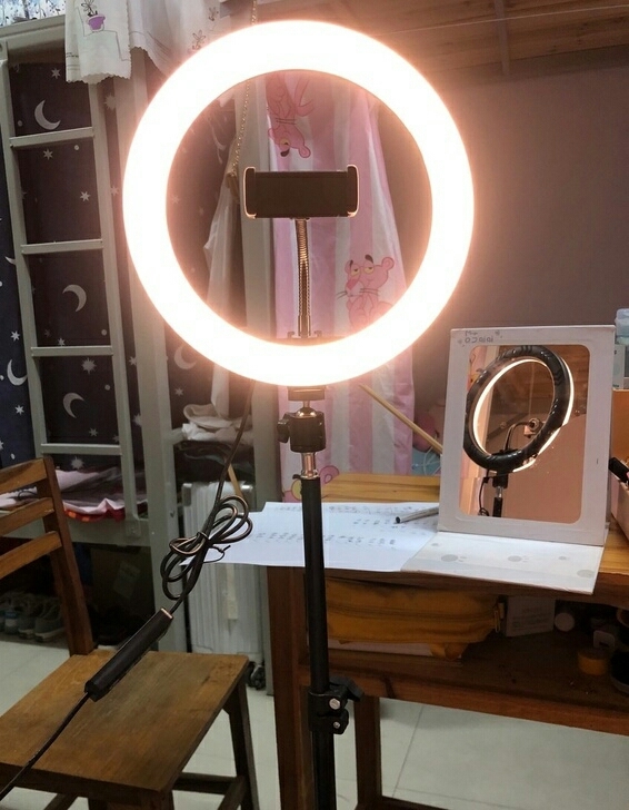 多功能立地三脚架手机直播补光支架蓝牙拍照器...