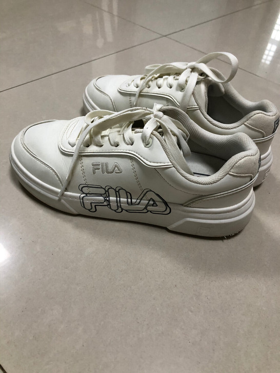 斐乐滑板鞋女  38码，八成新