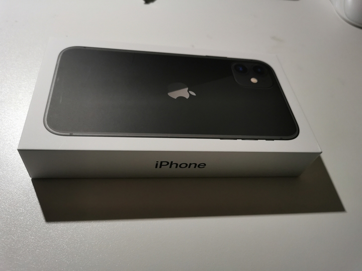 iPhone11国行正品，刚入手不到一个月...