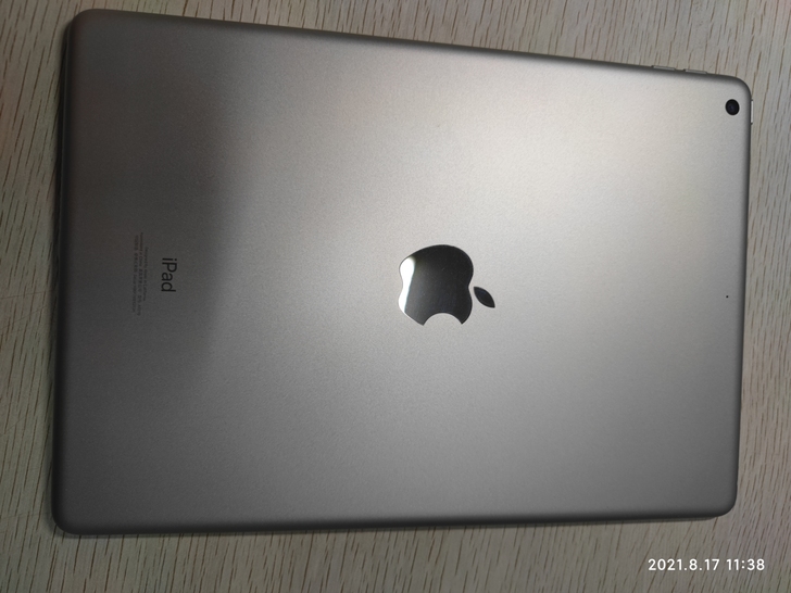 ipad2020保修期内 99新 赠送壳膜...