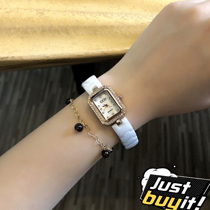 出闲置   小巧方形白色陶瓷手表