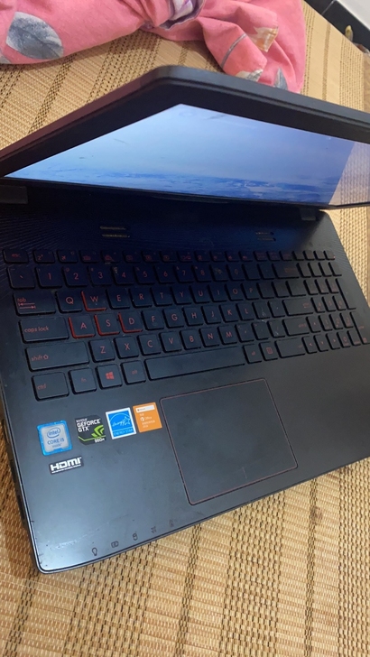 华硕飞行堡垒5   FX80