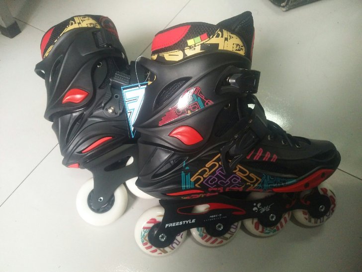 费斯lost轮滑鞋 全新黑色，36~40都...