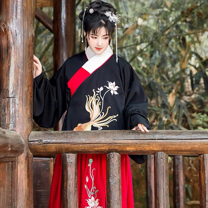 风雅司制黛月坊喜庆年年有鱼新年现货明袄裙汉服女白菜套冬装加厚