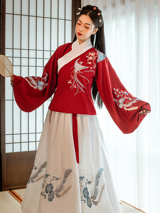 艺缕 汉服，上红下黑