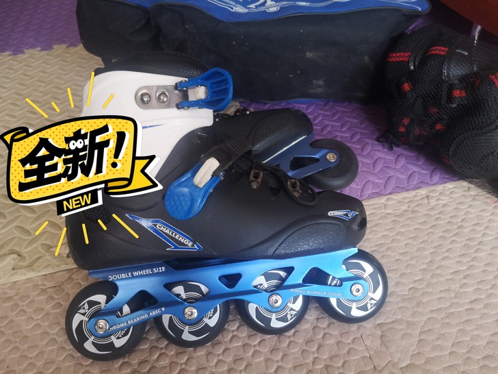 轮滑鞋，新的买了就没有滑过，不会也不敢，有...