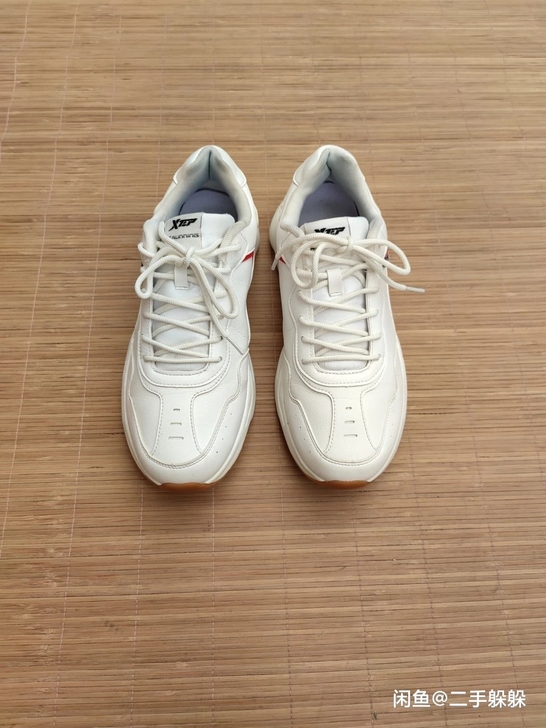 转卖品牌正品特步运动鞋，正品保障，无瑕疵几...