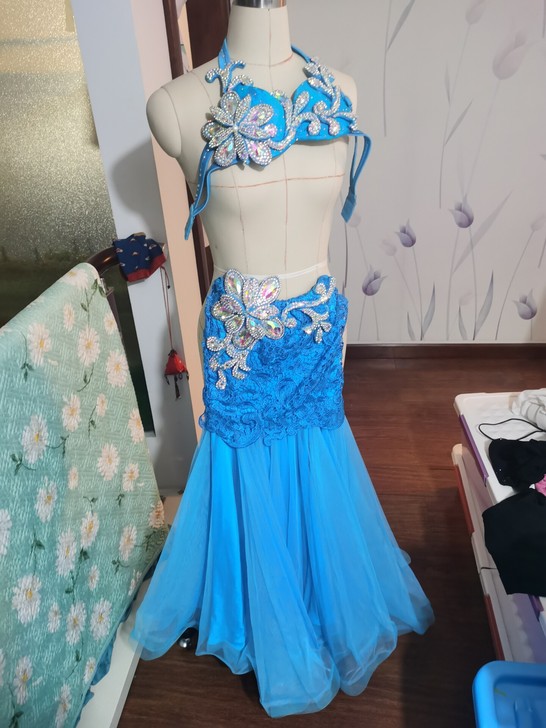 儿童肚皮舞服装可租。有意者私聊。私拍无效。