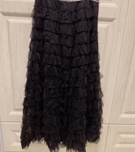 黑色蛋糕裙设计师走秀款 感兴趣的话点“我想...