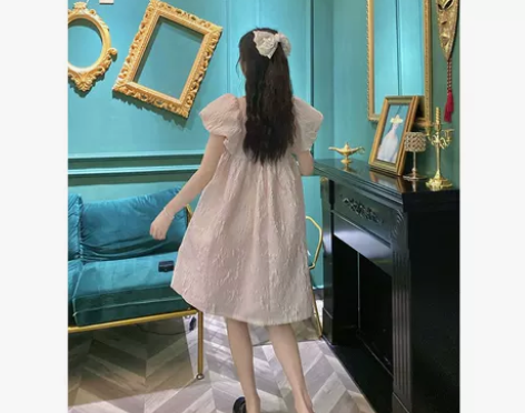 花樽与花| 粉色泡泡袖在逃公主风连衣裙法式...