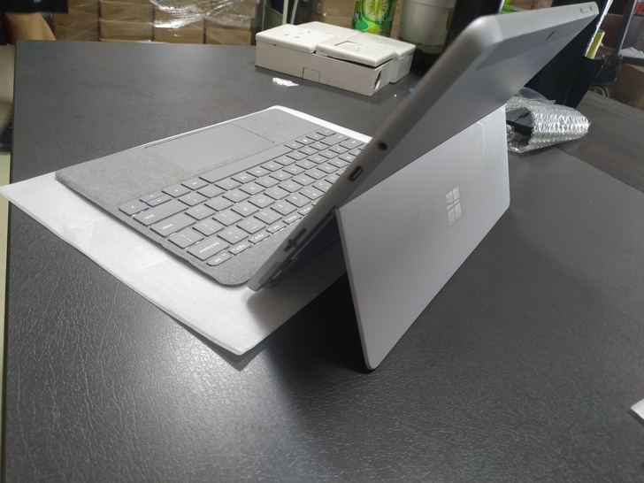 微软Surface Go2 。95新，充电...