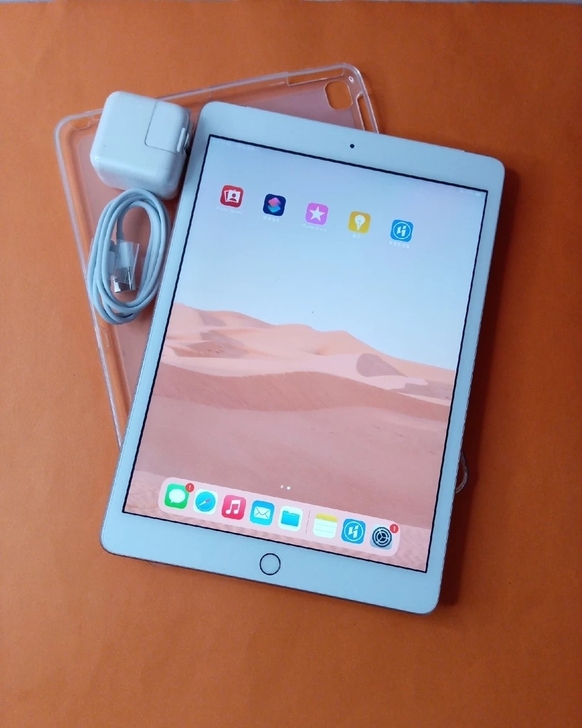 低价出苹果iPad 2019款10.2寸1...