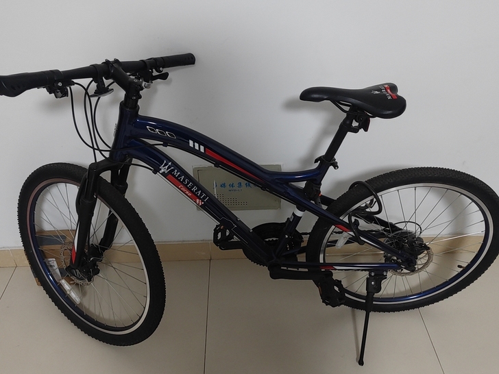 闲置26寸玛莎拉蒂山地车，便宜出，在家太占地