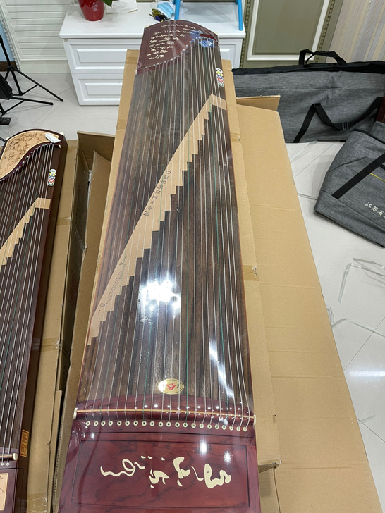 琴行不干了,清仓出古筝