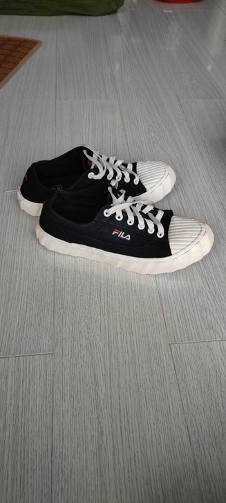 斐乐女帆布鞋38码