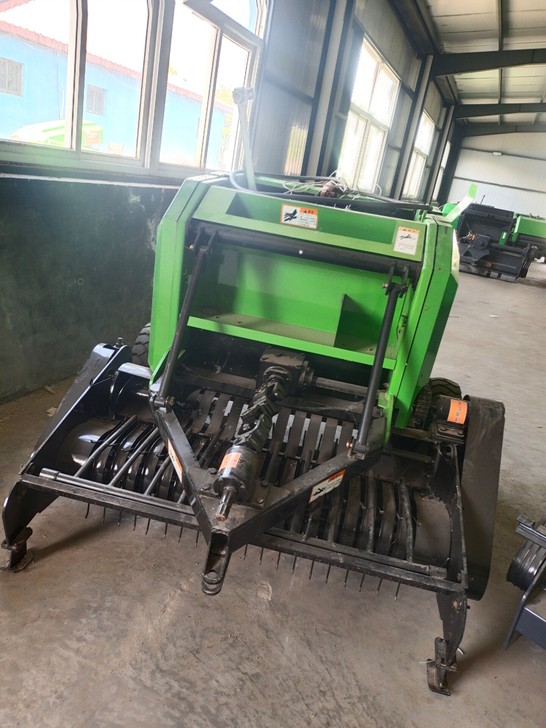 145型圆草捆打捆机，除尘捡拾，小麦稻草玉...