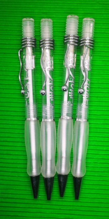 怀旧收藏佳品一款做工材质一流的圆珠笔