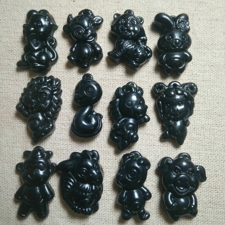 蛇纹墨玉十二生肖吊坠天然墨绿玉卡通生肖精致...