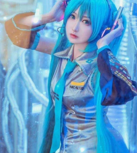 退圈出初音未来cos衣服一套。衣服全套。银...
