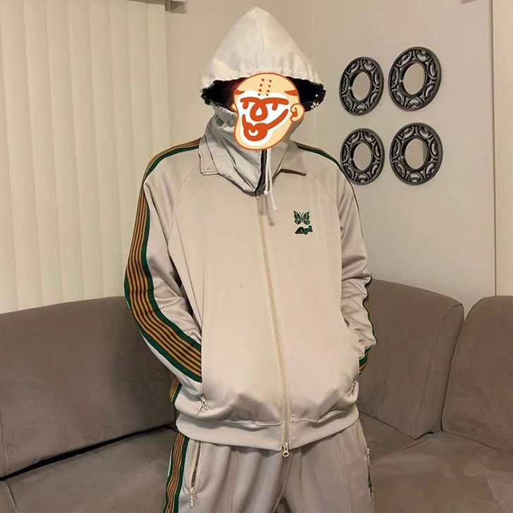 老夫子 needles 米色刺绣蝴蝶 拉链...