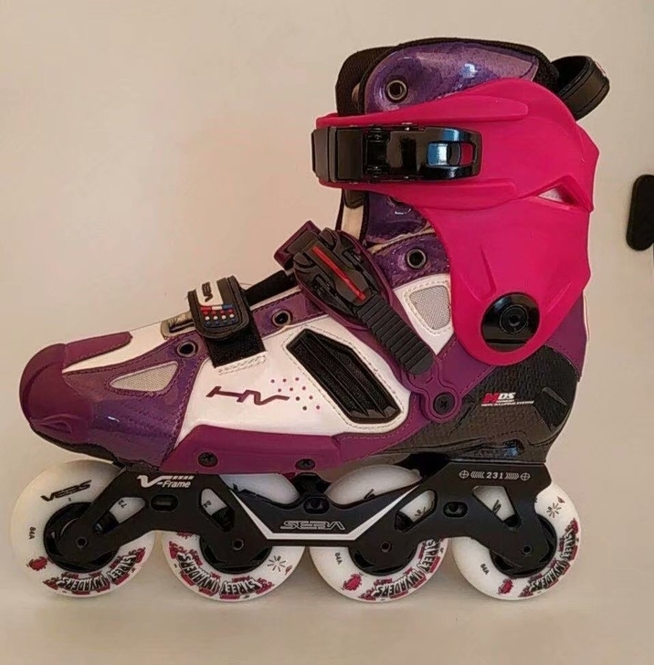 朋友的轮滑鞋，一直放我这里生灰了，37码，...