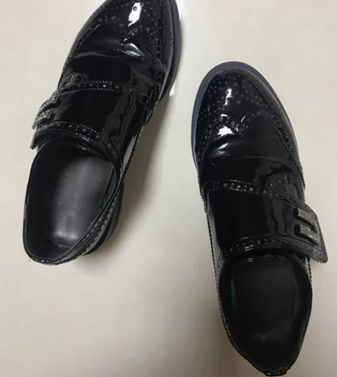 HONGKHE女款中性风黑色皮鞋。 尺码3...
