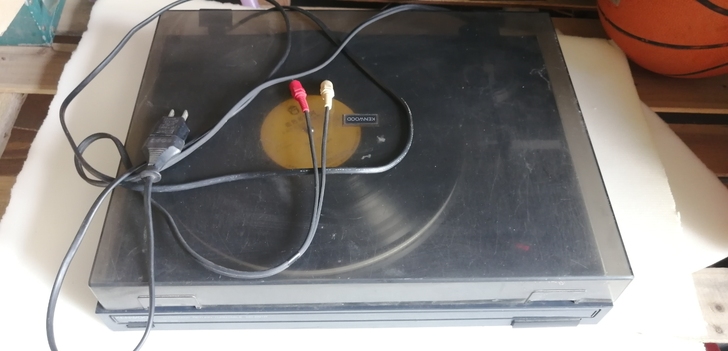 健伍黑胶老唱机，通电电机转，目测皮带太松没...