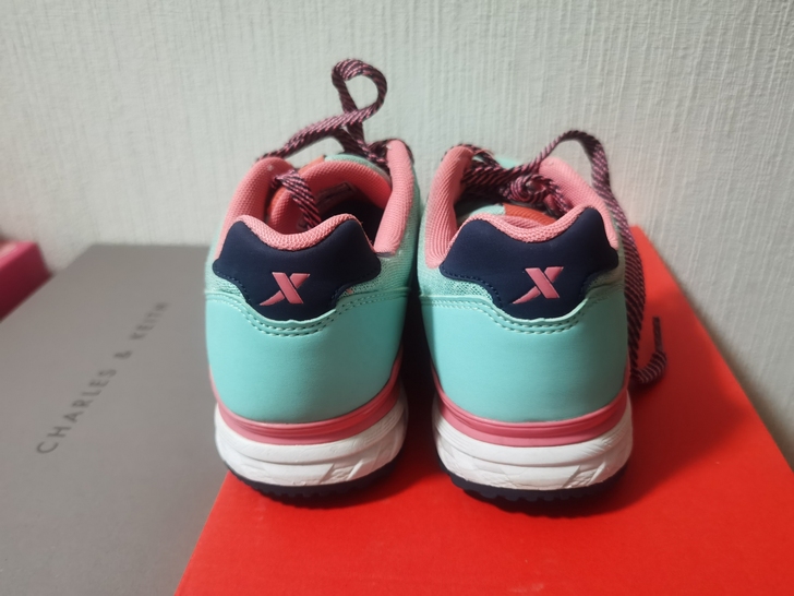 特步网面透气女夏季运动鞋跑鞋