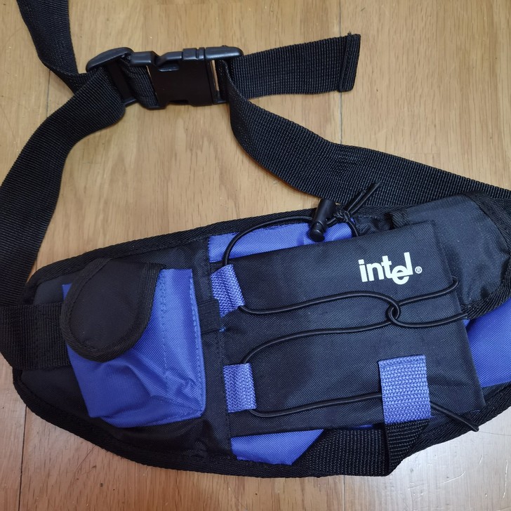 intel男士腰包全新一次都没背过