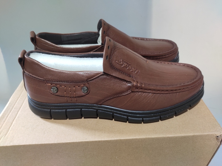 断码40码真皮男款皮鞋，李嘉皮鞋，牛皮材质...