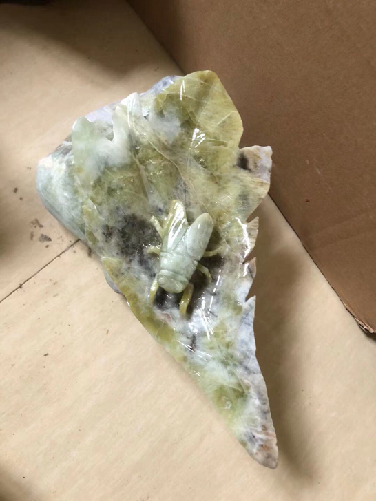 天然玉雕昆虫摆件 原石雕刻艺术摆件 岫玉昆...