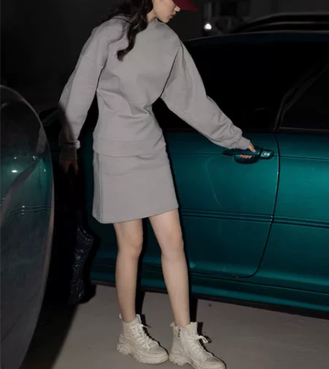 少女力量|有腰线的卫衣港风chic女潮20...