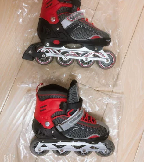 轮滑鞋全新 感兴趣的话点“我想要”和我私聊...