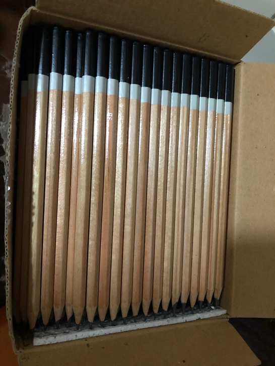 绘画铅笔，德国一品牌。三盒。