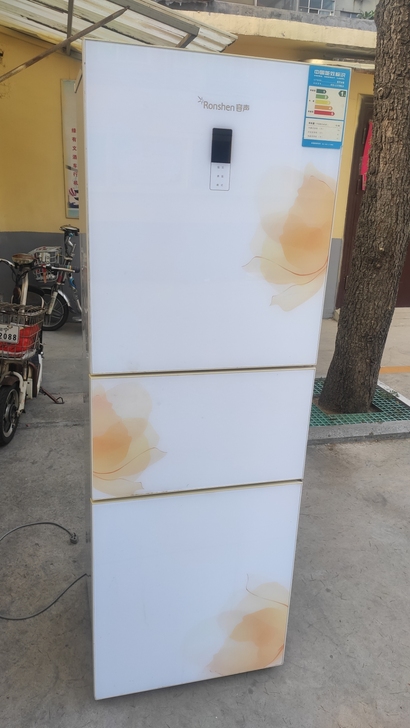 容声212升三门三温区大冰箱一台出售，完全...