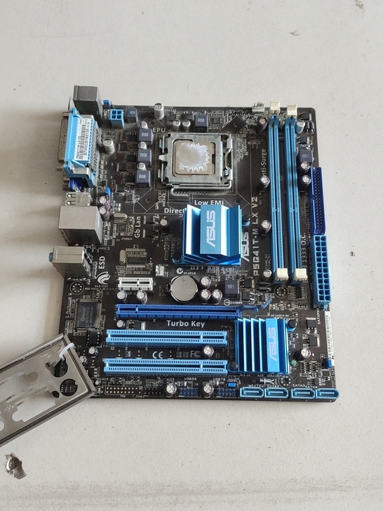 主板  华硕p5  g41    e570...