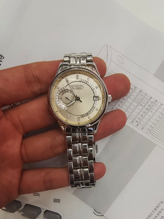 罗西尼机械表，品相好，走时好，没毛病，表经...