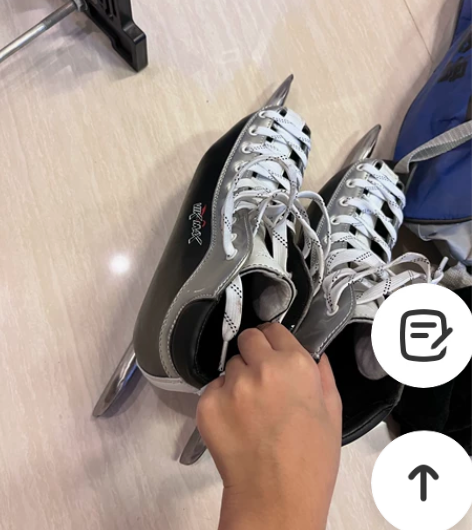 黑龙速滑冰鞋⛸️ 不会滑摔哭了所以闲置了...